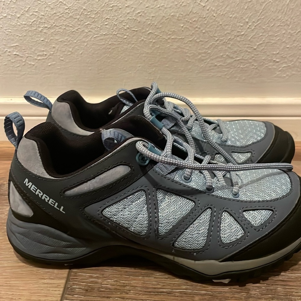 Women’s Merrill Hiking Shoes size 7